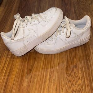 Worn once White kids Nike Cream Lace-Up Sneakers. Boys 12C. Just need 2 B clean.